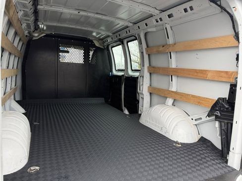 Used 2024 GMC Savana 2500 Work Van w/ Driver Convenience Package image 32