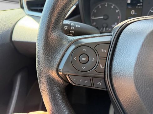 Used 2025 Toyota Corolla LE FWD image 24