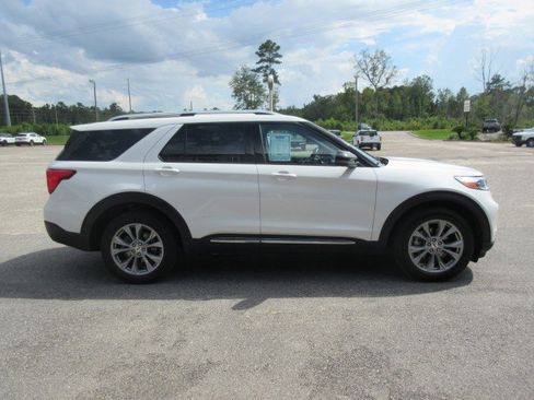 Used 2022 Ford Explorer Limited w/ Equipment Group 301A image 6