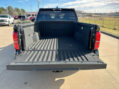 Used 2024 Toyota Tacoma TRD Off-Road image 22