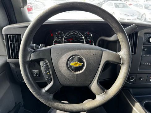 Used 2016 Chevrolet Express 3500 image 17