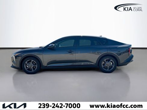 New 2025 Kia K4 LXS image 2