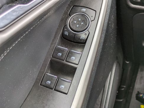 Used 2024 Ford Explorer XLT AWD/4WD image 20