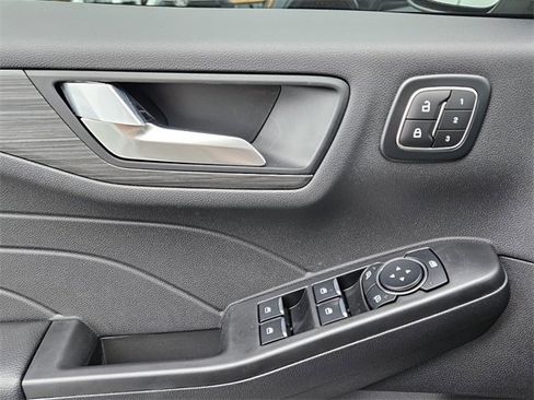 New 2026 Ford Escape SE w/ PHEV Premium Package image 28