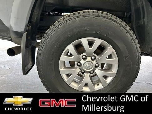 Used 2017 Toyota Tacoma SR5 w/ Tow Package AWD/4WD image 14