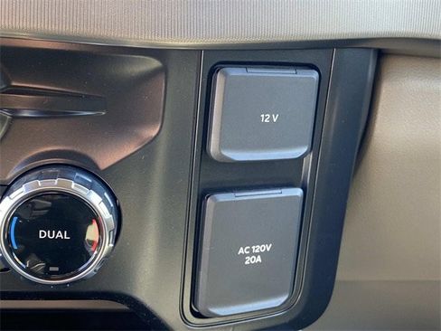 New 2026 Ford F250 Platinum w/ Platinum Plus Package image 40