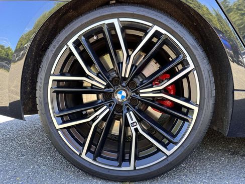 Used 2021 BMW M550i xDrive w/ Dynamic Handling Package AWD/4WD image 6