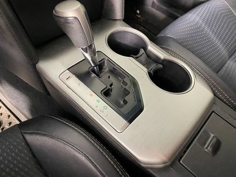 Used 2013 Toyota Camry SE FWD image 9