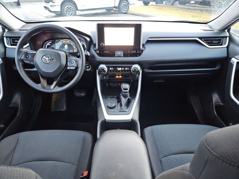 Used 2025 Toyota RAV4 XLE image 31