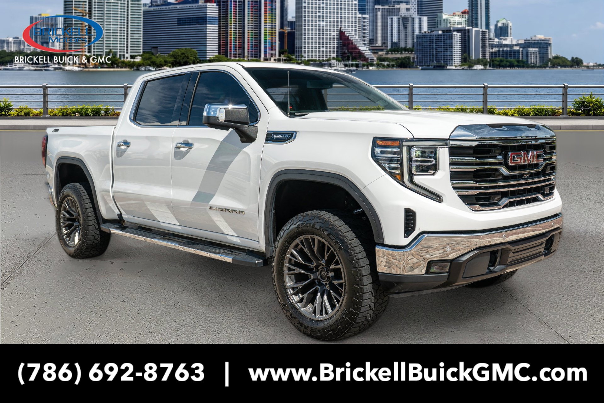 Used 2022 GMC Sierra 1500 SLT w/ SLT Premium Plus Package AWD/4WD image 3