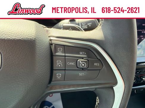 Used 2025 Jeep Grand Cherokee L Laredo AWD/4WD image 19