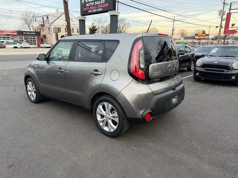 Used 2014 Kia Soul + image 4