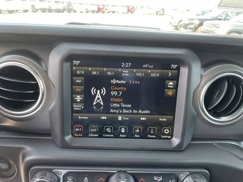 New 2023 Jeep Wrangler Unlimited Rubicon 4xe w/ Cold Weather Group image 10