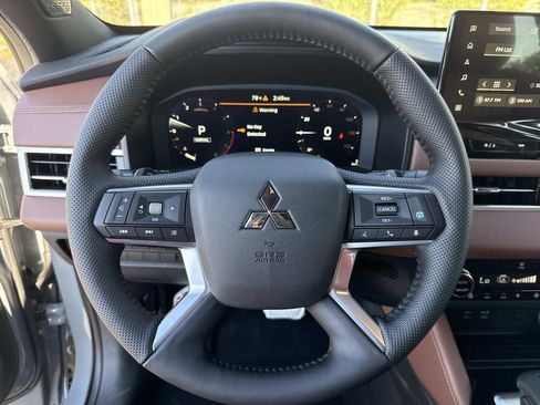 New 2025 Mitsubishi Outlander SEL image 40