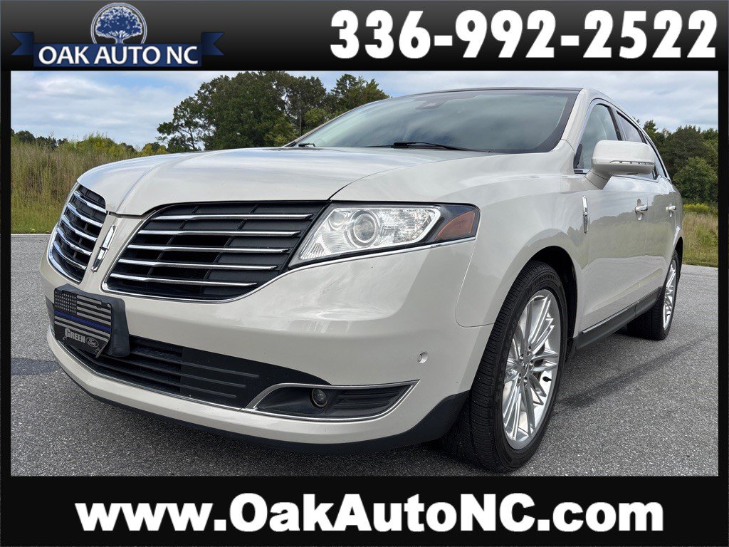 Used 2019 Lincoln MKT AWD image 1