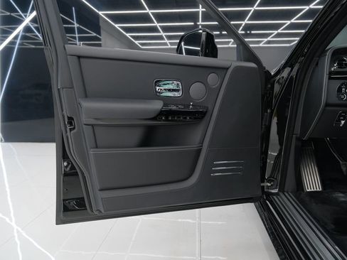 Used 2026 Rolls-Royce Phantom Sedan image 35