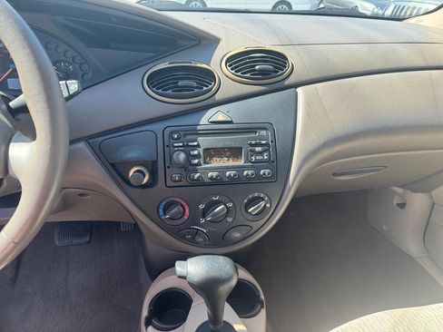 Used 2001 Ford Focus SE image 13