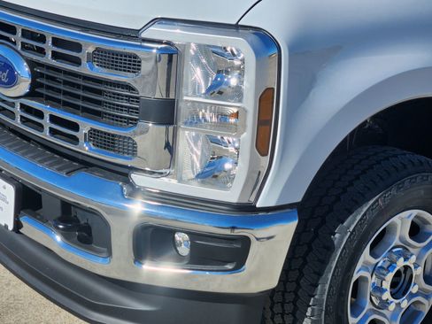 New 2026 Ford F250 XLT w/ FX4 Off-Road Package image 10