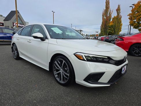 Used 2022 Honda Civic Touring image 1