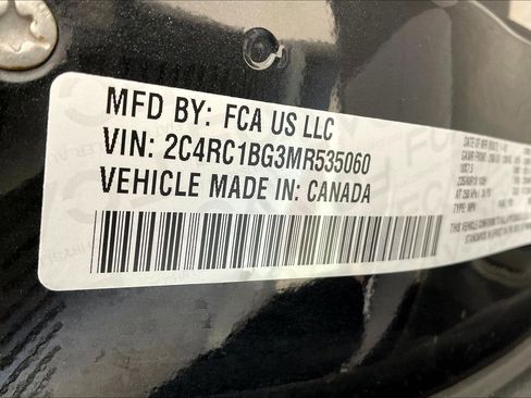 Used 2021 Chrysler Pacifica Touring-L w/ S Appearance Package FWD image 34