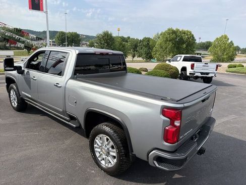 Used 2024 Chevrolet Silverado 2500 High Country w/ High Country Premium Package AWD/4WD image 6