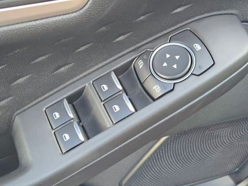 Used 2020 Ford Escape SE image 19