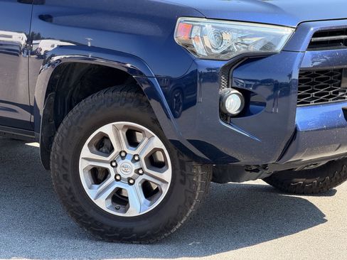 Used 2020 Toyota 4Runner SR5 Premium w/ Moonroof Package AWD/4WD image 3