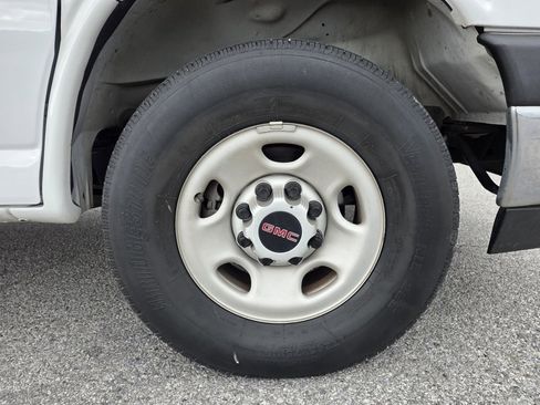 Used 2023 GMC Savana 2500 w/ Driver Convenience Package image 29