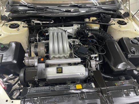 Used 1992 Cadillac Allante FWD image 37