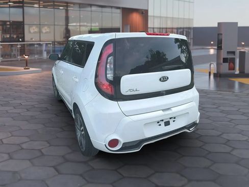 Used 2016 Kia Soul + w/ Soulful Package FWD image 8