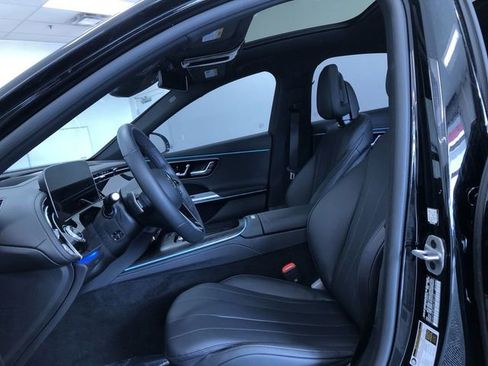 Used 2025 Mercedes-Benz E 350 4MATIC Sedan image 18