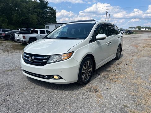 Used 2017 Honda Odyssey Touring image 3