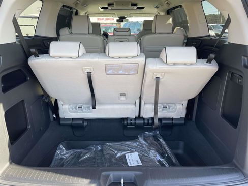 New 2026 Honda Odyssey Touring image 5