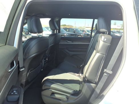 New 2026 Jeep Grand Cherokee L 4WD image 8