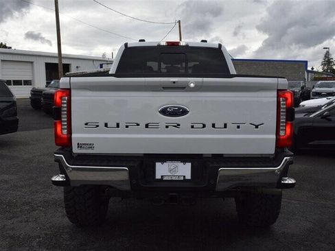 Used 2023 Ford F250 Lariat w/ FX4 Off-Road Package image 4