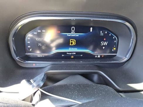 Used 2022 Chevrolet Suburban RST w/ Sport Performance Package AWD/4WD image 5