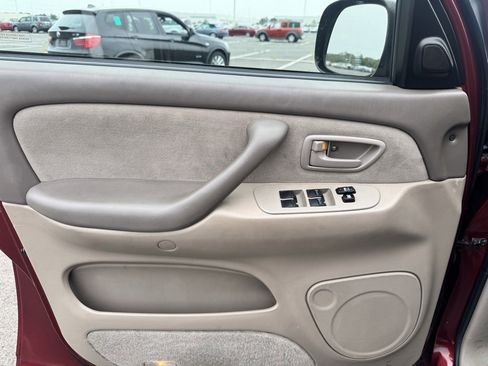 Used 2007 Toyota Sequoia SR5 image 23