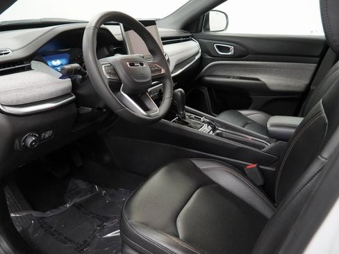 Certified 2024 Jeep Compass Latitude image 21