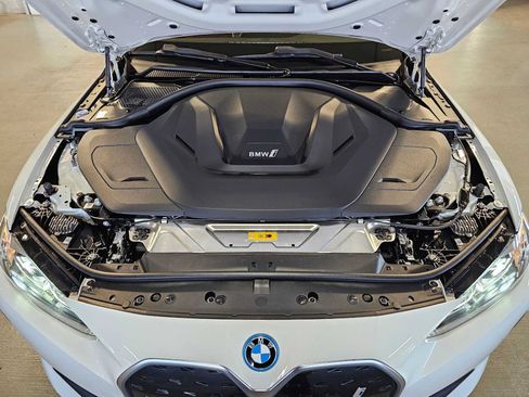 Used 2023 BMW i4 eDrive35 w/ Premium Package RWD image 9