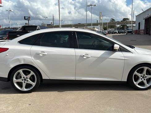 Used 2013 Ford Focus Titanium w/ Titanium Handling Pkg image 8