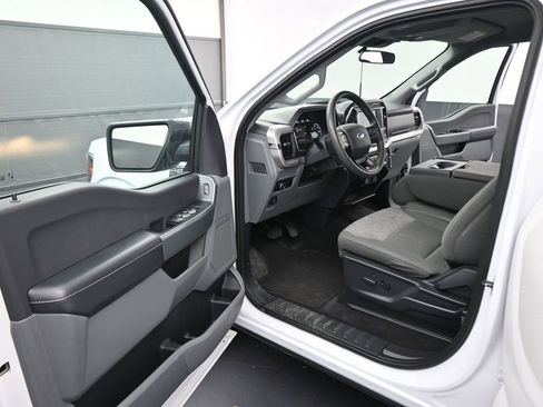 Used 2023 Ford F150 XLT image 38