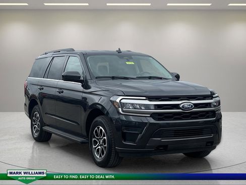 Used 2024 Ford Expedition XLT image 1