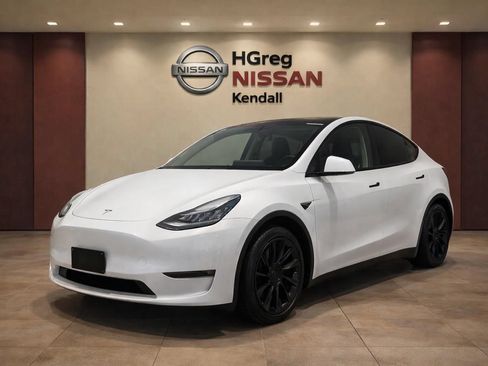 Used 2021 Tesla Model Y Long Range AWD/4WD image 3