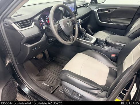 Used 2021 Toyota RAV4 XLE FWD image 15