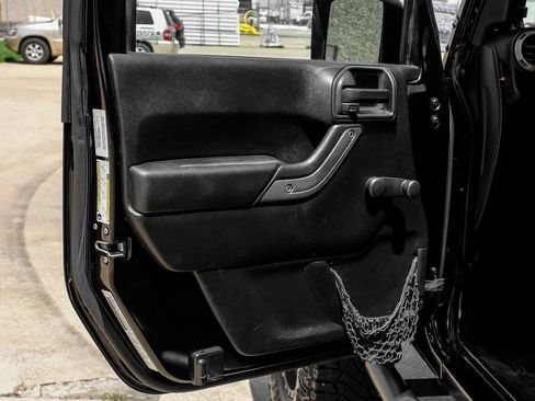 Used 2014 Jeep Wrangler Sport AWD/4WD image 38