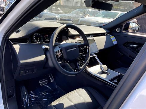 New 2026 Land Rover Range Rover Evoque Dynamic SE image 8