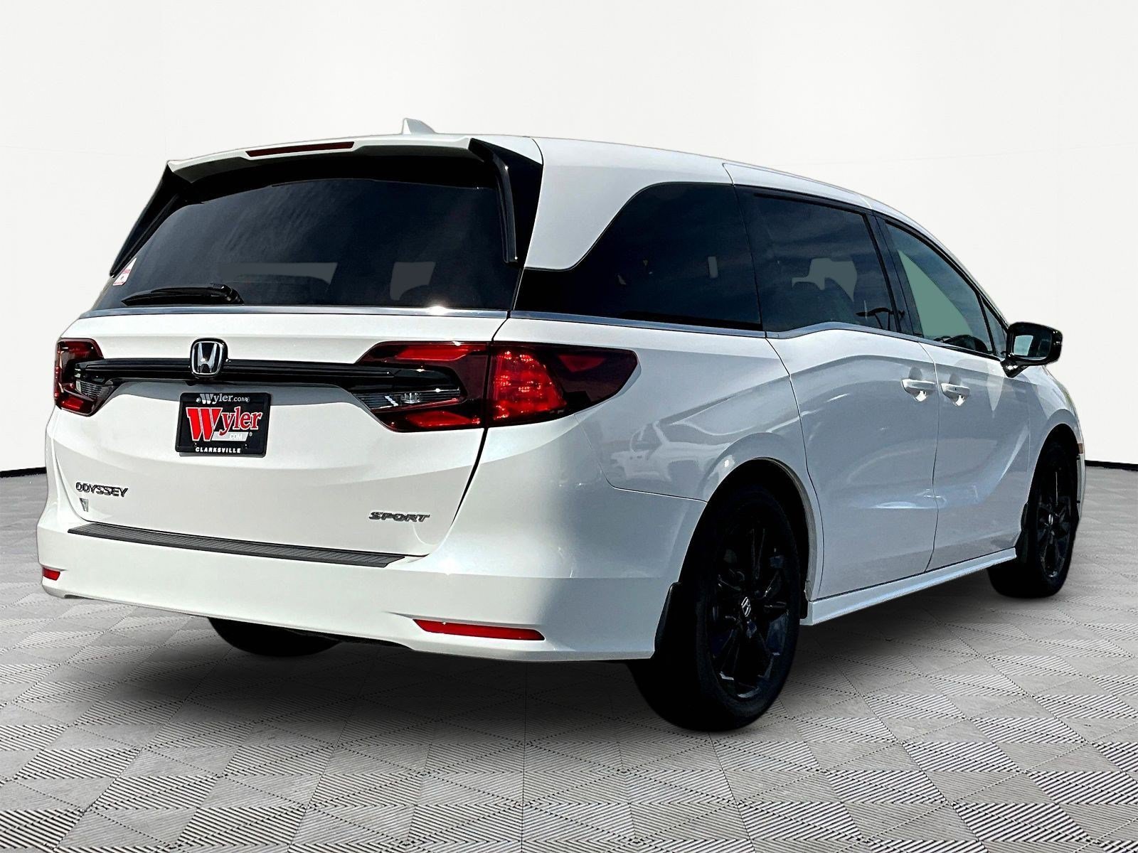 Used 2024 Honda Odyssey Sport image 6