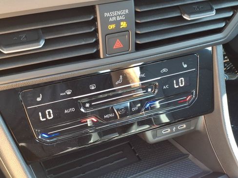 New 2026 Volkswagen Jetta SE FWD image 15