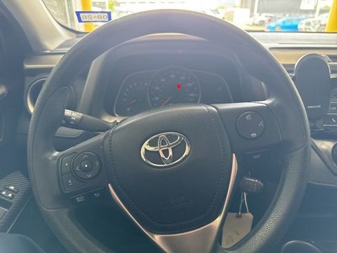 Used 2015 Toyota RAV4 LE FWD image 6