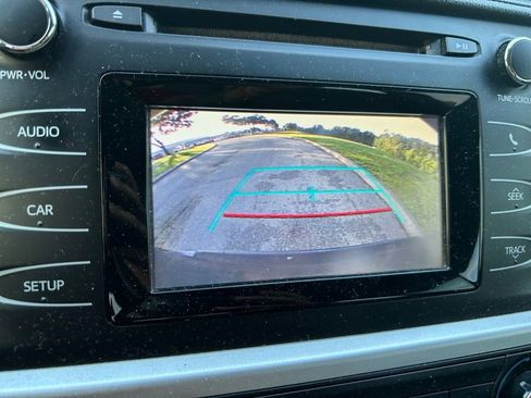 Used 2019 Toyota Highlander LE FWD image 27